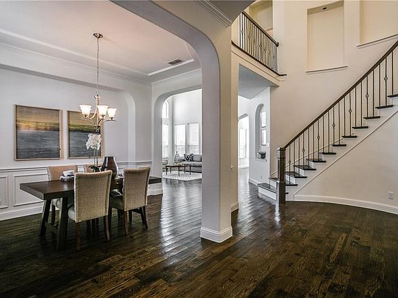 3rd image of 2408 Brisbane Ln