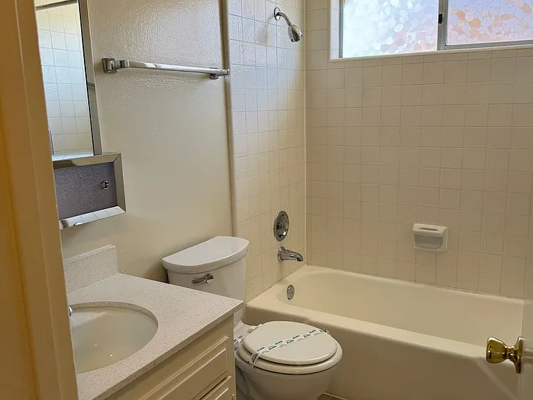 Desert Spa Apartments — Photo 21