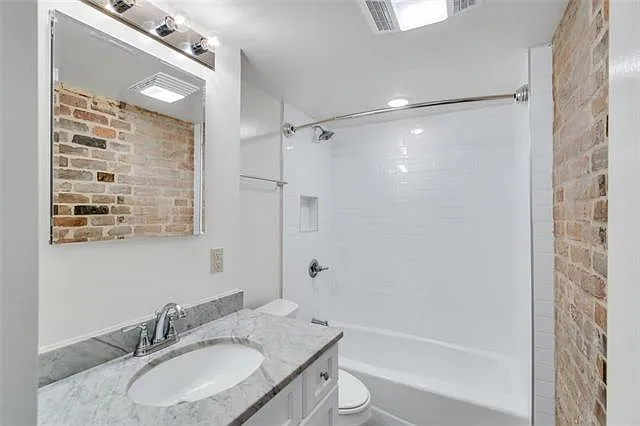 438 Dauphine St #1A — Photo 14