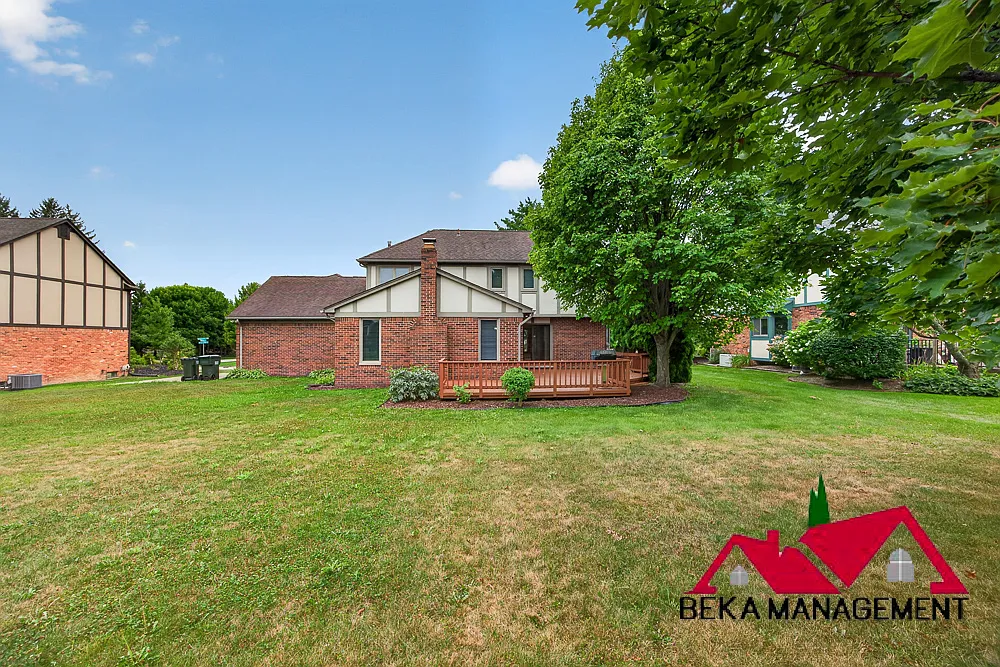 4 bed, 2.5 bath, 2500 sqft, $2,800 — Photo 2