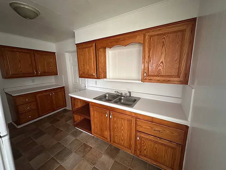 216 E St NW — Photo 3