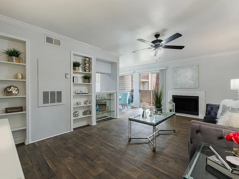 Carrara at Cypress Creek — Photo 15