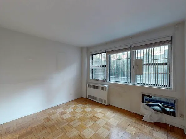333 East 75th Street image 1 of 6