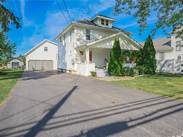 449 Lake St, Wilson, NY 14172