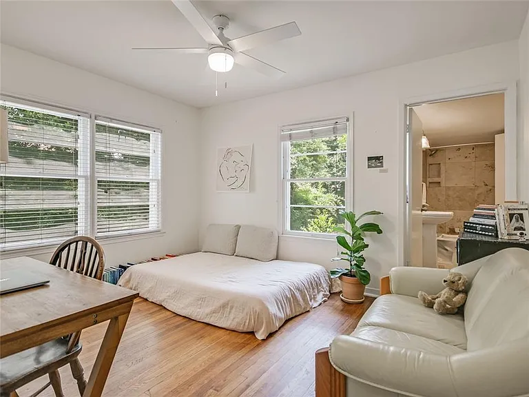 1021 Ellingson — Photo 7