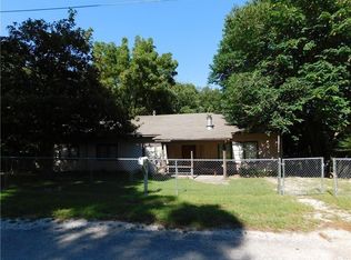 16186 Sycamore Ln, Rogers, AR 72756