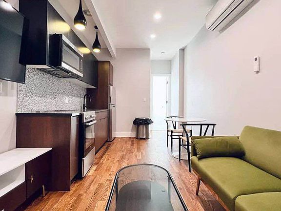 5th image of 325 Putnam Ave #1E