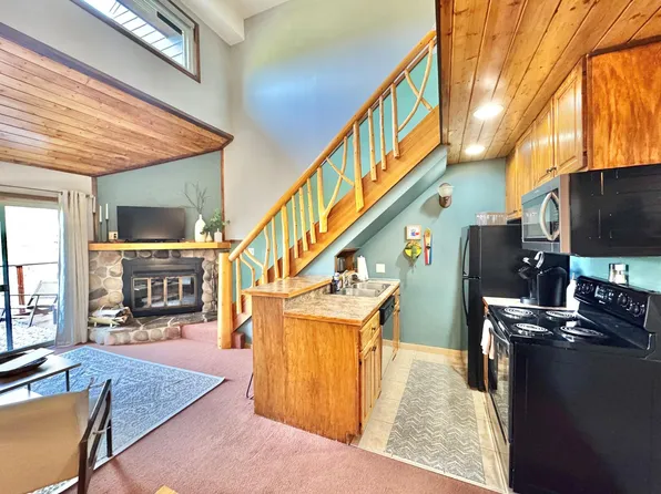 113 Bridge Run Ln #A, Tofte, MN 55615