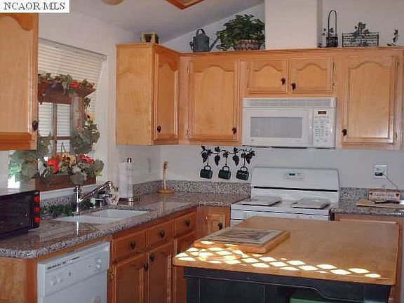 4th image of 10132 Forest Springs Dr #18