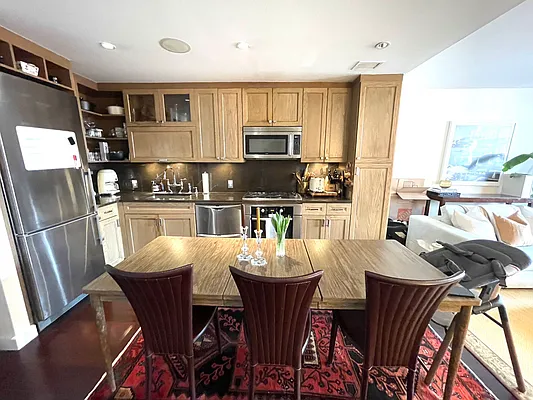 Rented by BATTERY PARK CITY RESIDENTIAL LLC | media 5