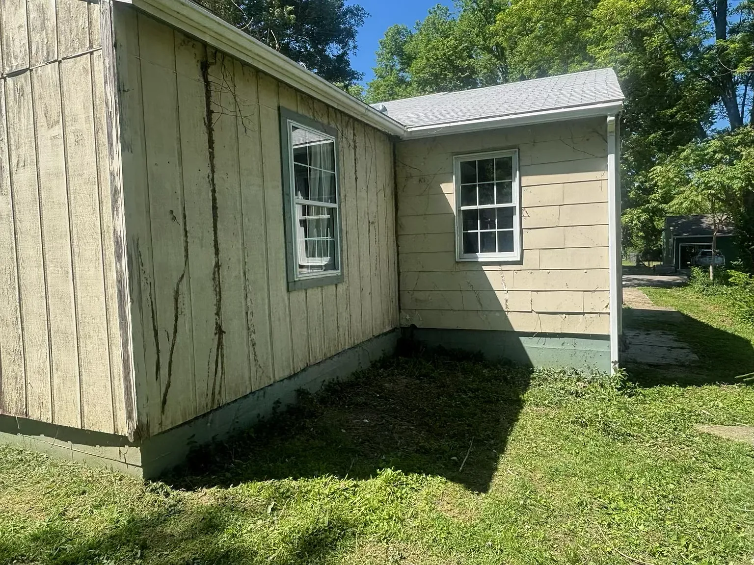 3 bed, 1240 sqft, $990 — Photo 4