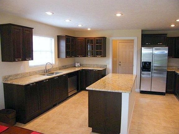 2nd image of 104 S Wintergreen Dr
