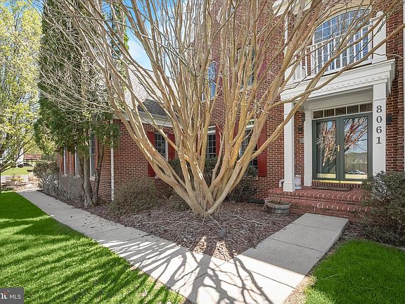 4th image of 8061 Hunterbrooke Ln