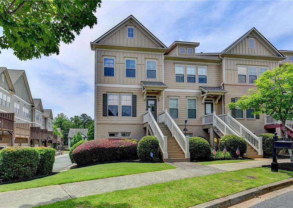 1st image of 730 Grove Manor Park