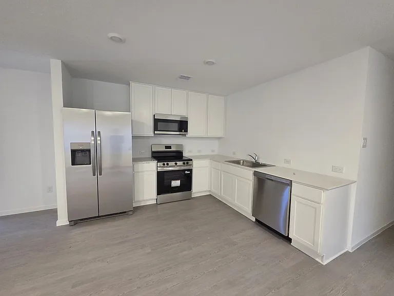 401 Lucia Way — Photo 7
