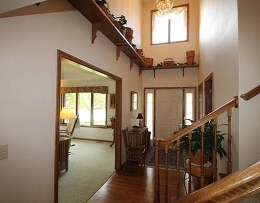 2nd image of 817 Tanglewood Dr