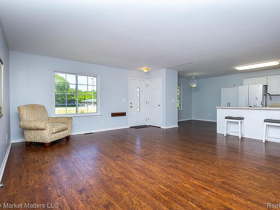 5th image of 8164 N Genesee Rd