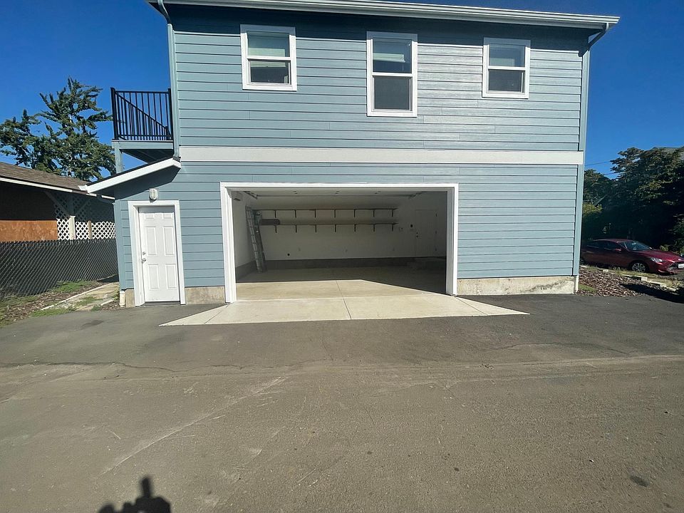 1st image of 708 E 31st St