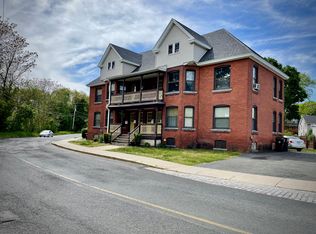 31 Pochassic St, Westfield, MA 01085