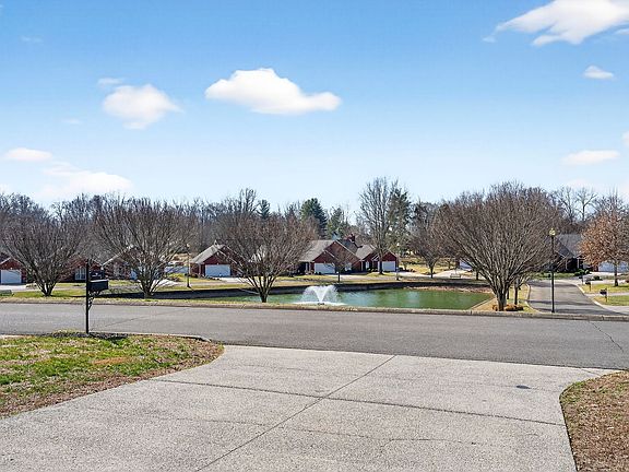 5th image of 99 Hickory Ct