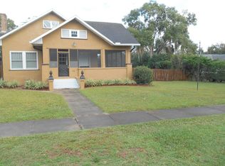 124 E Laurel Ave, Howey In The Hills, FL 34737