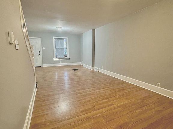 4th image of 1109 Nottingham Way