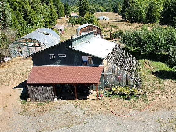 3rd image of 3685 Windy Creek Rd