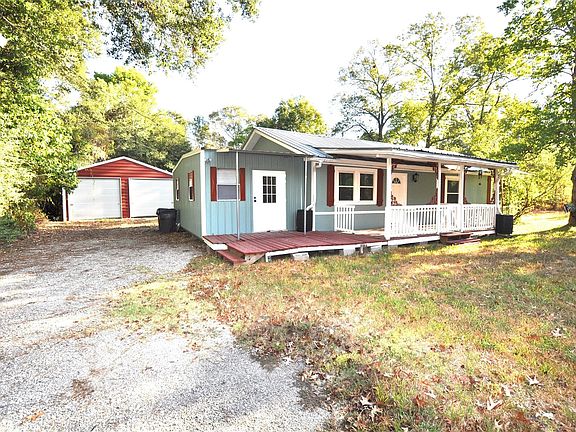 4th image of 208 Blue Lake Dr