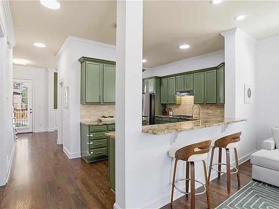 4th image of 1850 Preserve Way
