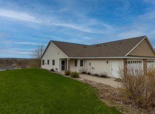 2556 Hawk Ridge Ct SE, Rochester, MN 55904