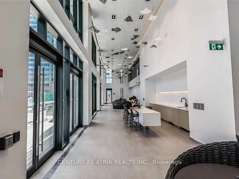 1 Yorkville Ave #2201 — Photo 21