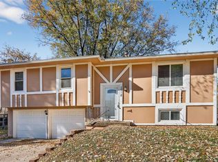 1518 SE 15th Pl, Oak Grove, MO 64075