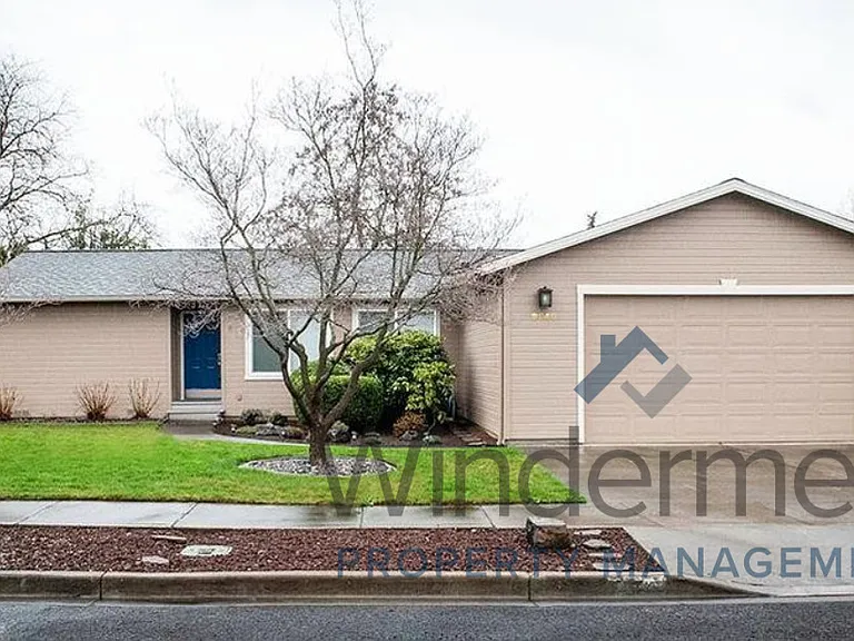 2040 Sunbar St — Photo 1
