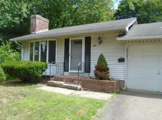 21 Greenlawn St, East Hartford, CT 06108