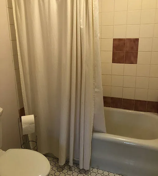 3rd floor suite bathroom
