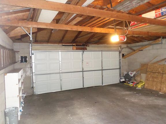 3rd image of 3000 W Touhy Ave #2