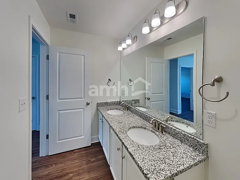 5831 Zurich Rd — Photo 16