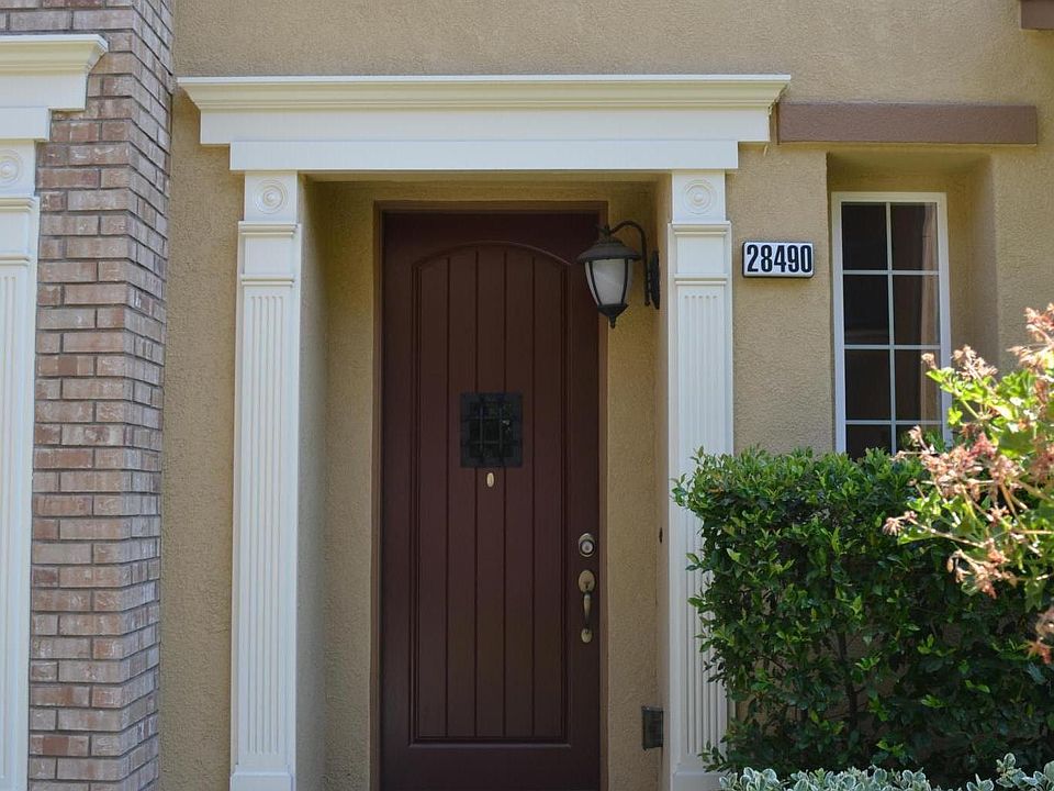 1st image of 24980 Herrera St