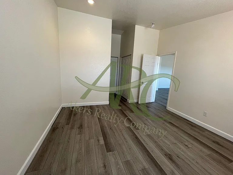 949-951 S Harmony Ln — Photo 9