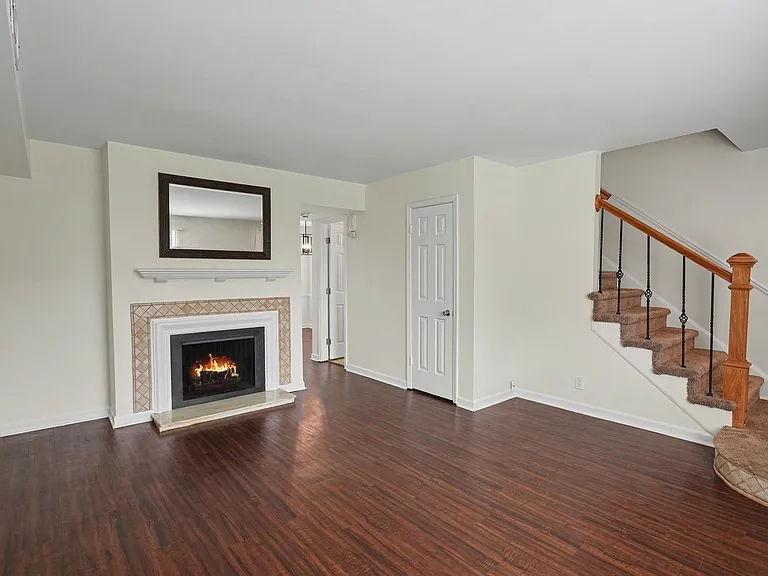 8300 Sawyer Brown Rd #R302 — Photo 3