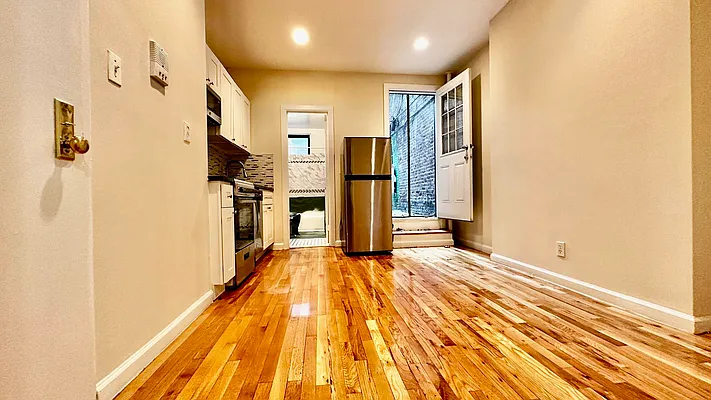 Rented by HOLTON REAL ESTATE INC. | media 13