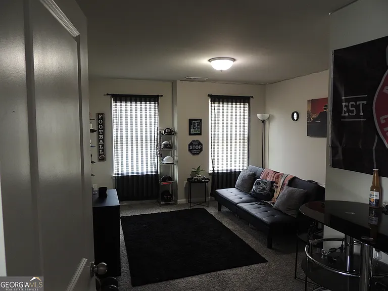 325 McGiboney Ln — Photo 12