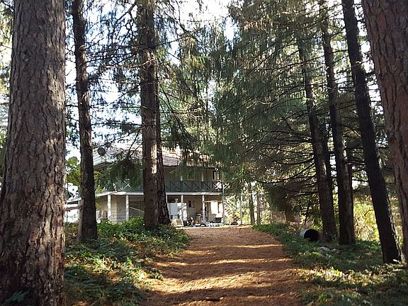 Driveway to rear of home