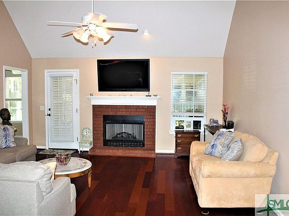 4th image of 427 Walthour Dr