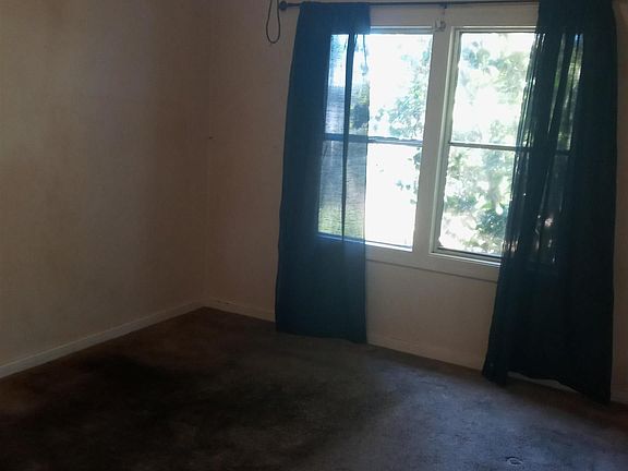 4th image of 462 Springs Rd