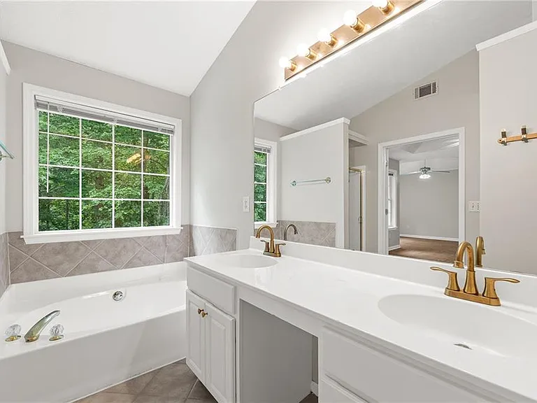 370 Manor Glen Dr — Photo 31