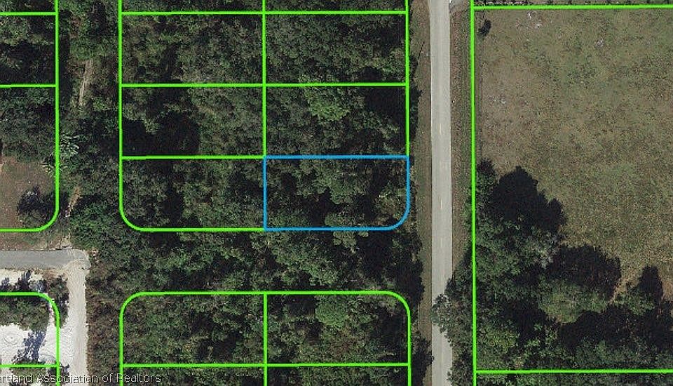 2nd image of Highlands Lake Dr