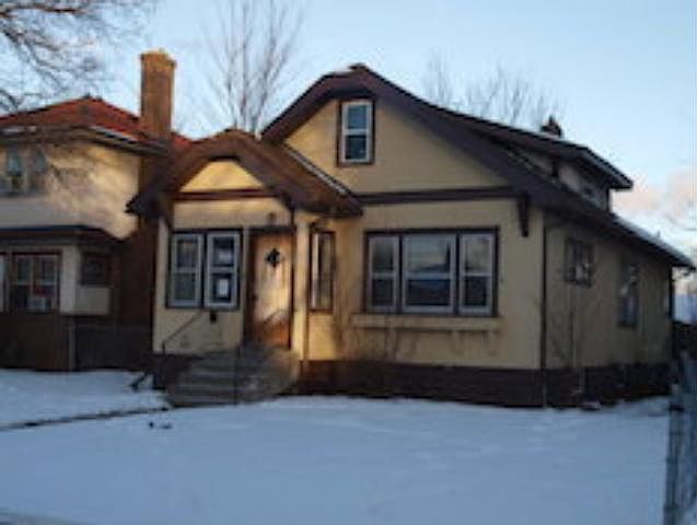 1st image of 2630 Queen Ave N