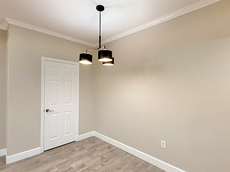 9263 Regents Rd #B105 — Photo 9