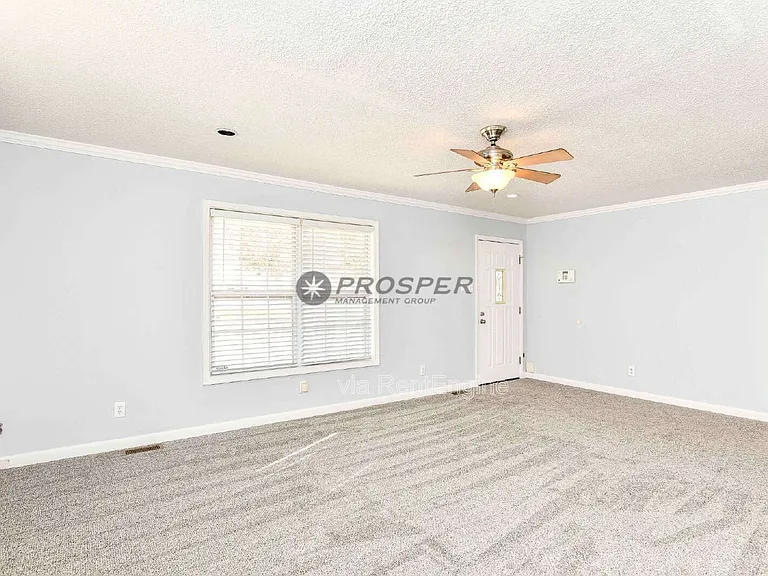 1082 Hampton Rd — Photo 17